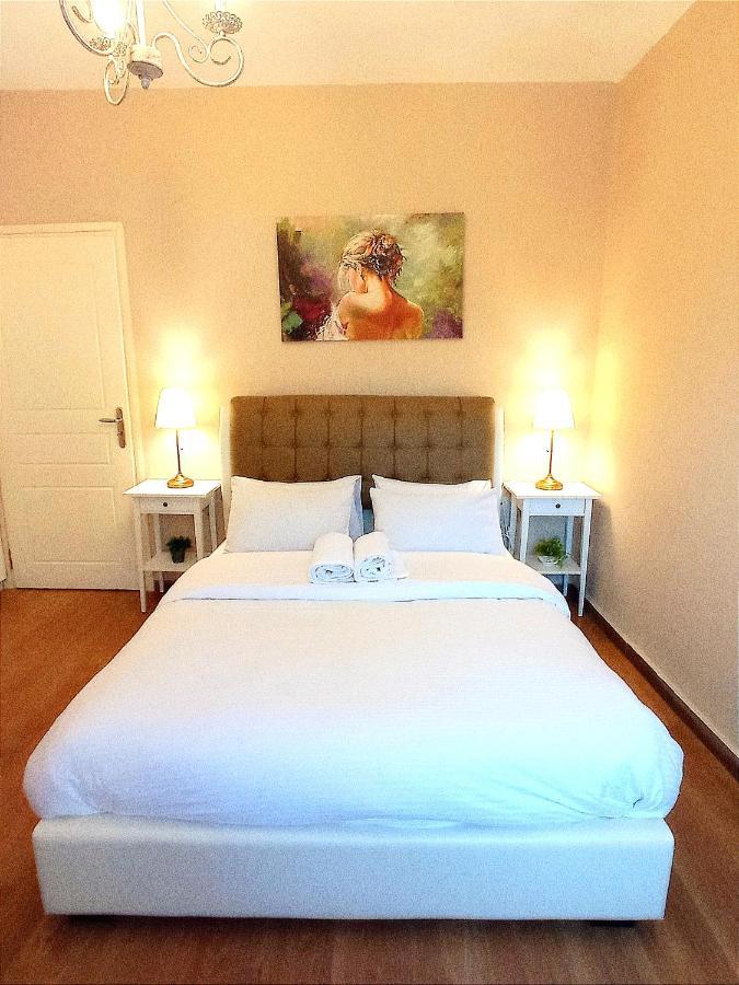 Odyseia Apts I At The Center Of The City & Old Town La Canea Esterno foto